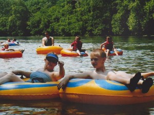 Friend tubing with Shenandoah River Adventures